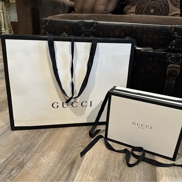 AUTHENTIC OVERSIZE WASHED T-SHIRT WITH GUCCI LOGO - Picture 11 of 16